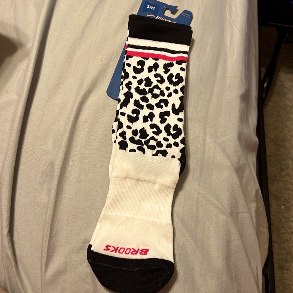 Brooks socks 1 pair